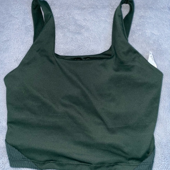Old navy athletic top - Picture 2 of 2